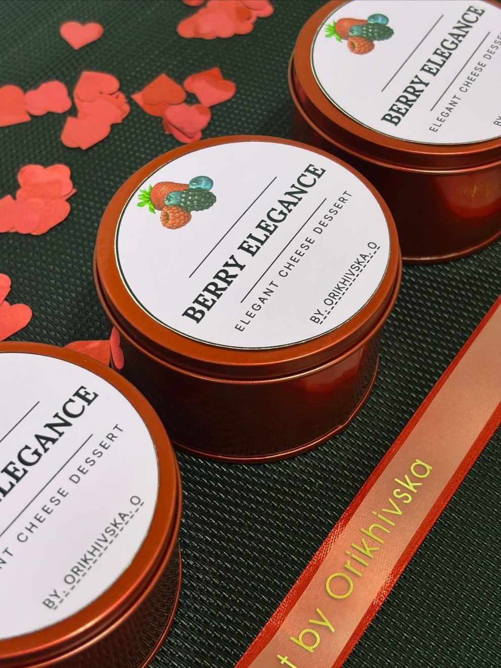 Berry Elegance — фірмова упаковка чізкейка
